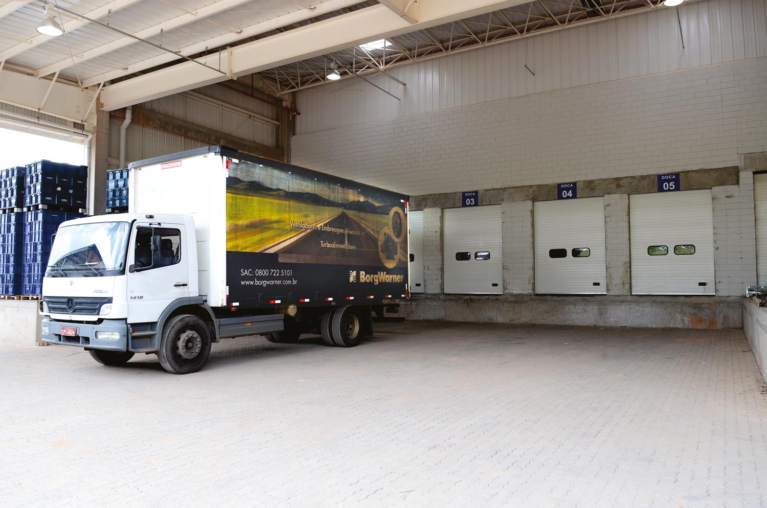 Shipping door and truck in Itatiba